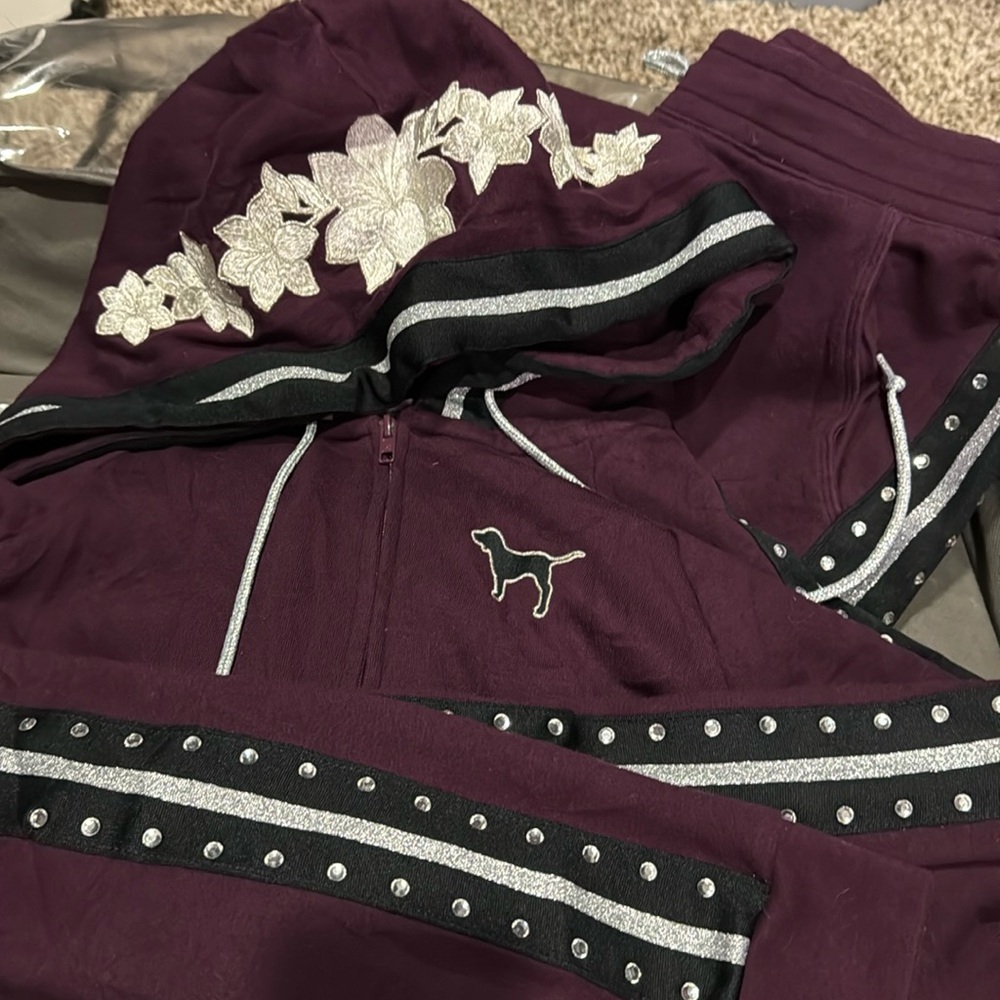 Pink rhinestone burgundy set with flowers on hood